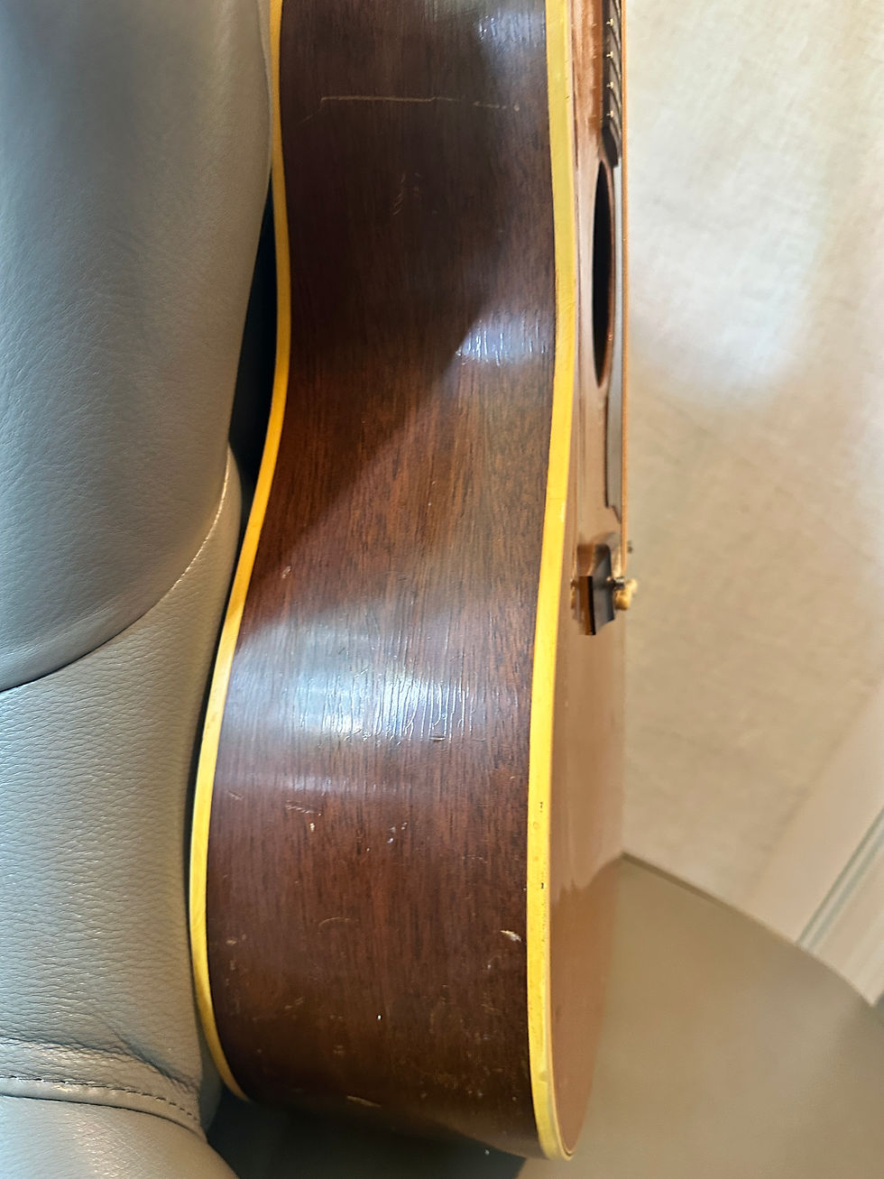 Thumbnail: Gibson J50 1965