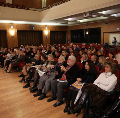 Luciana Brito en la presentación del libro de Dña. Marisa Marín, cofundadora del IALE.
