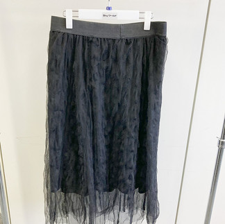 ブラックスカート