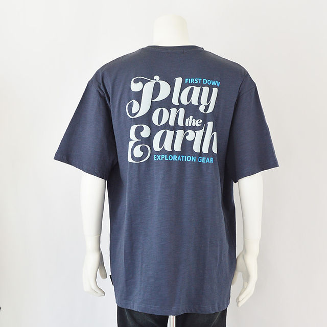 ブルーTシャツ