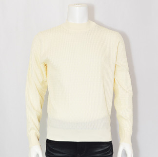 オフホワイトニットソー