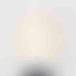 オフホワイト前