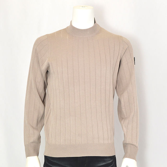 ベージュニット