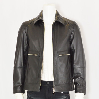 ブラックブルゾン前