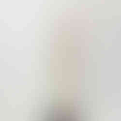 ベージュパンツ後ろ