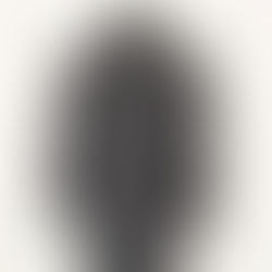 黒パーカー後ろ