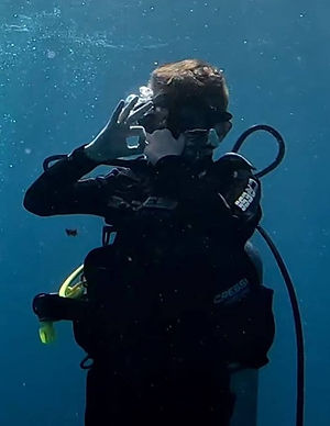 Divers of all ages out with Manta Dive & Snorkel Cancun