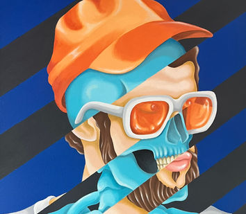 Pintural al óleo sobre tela, popart.

Descripción curatorial:

Vanidad es una obra que desafía la mirada superficial para adentrarse en la dualidad entre la imagen externa y la esencia interior. A través de una estética pop vibrante y fragmentada, Luis Pedro Picasso construye un retrato contemporáneo que alterna entre carne y hueso, entre lo visible y lo oculto.

Las bandas diagonales que cortan el lienzo funcionan como capas de sentido, revelando un cráneo celeste que convive con una identidad marcada por elementos culturales actuales: gafas oversized, gorra urbana, barba estilizada. Así, el artista actualiza el concepto barroco de la "vanitas", y lo reinterpreta en clave urbana y digital, cuestionando la permanencia del ego en tiempos de inmediatez visual.

La pintura convive entre el Pop Art y el Surrealismo psicológico, y ofrece una reflexión visual sobre la construcción del yo, la fugacidad de la imagen y la tensión entre apariencia y verdad.