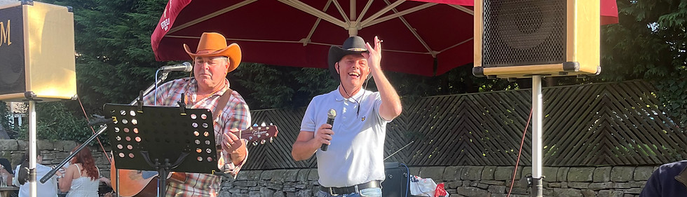Live music in the beer garden at the Three Stags Heads, Darley Bridge.
