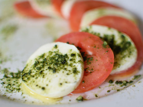 Tomato Salad with Mulberry Matcha
