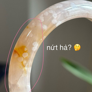 vân lụa / vẩy (ko phải nứt bể)