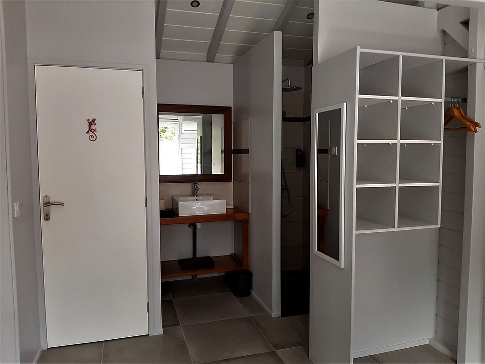 La salle de bain avec douche a l italienne