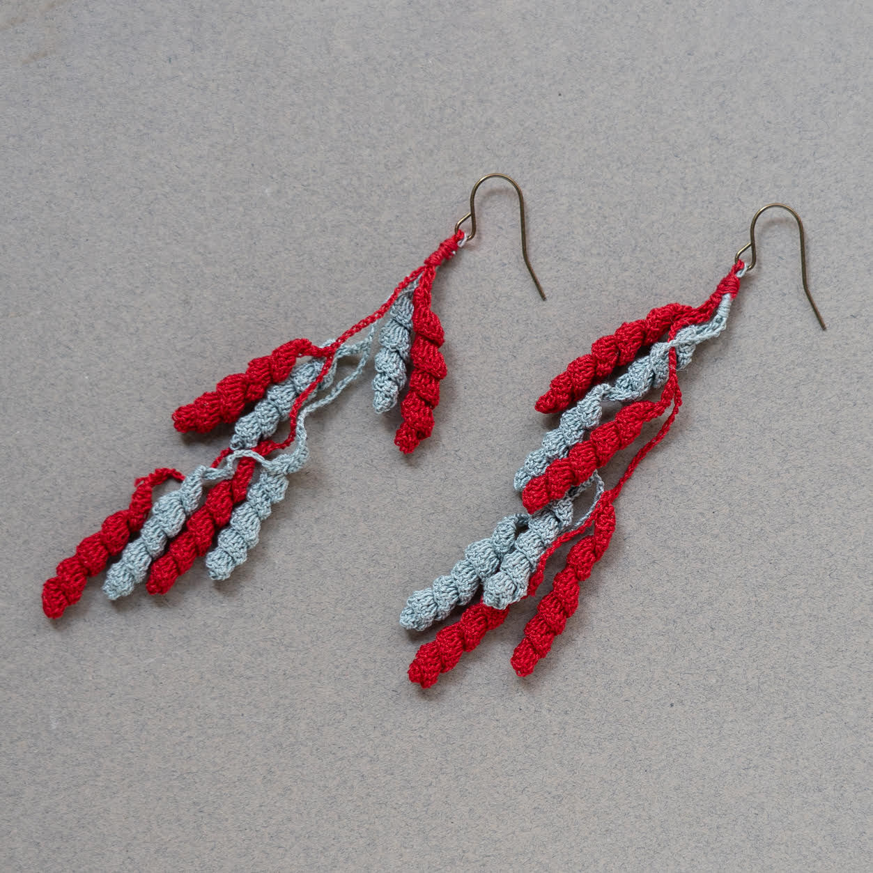 CROCHET Earring  猫じゃらし   2זנב שועל אדום/תכלת