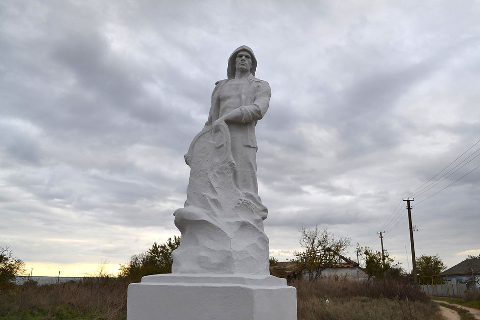 Пам'ятник рибалкам. Архівне фото Сергія Дяченка
