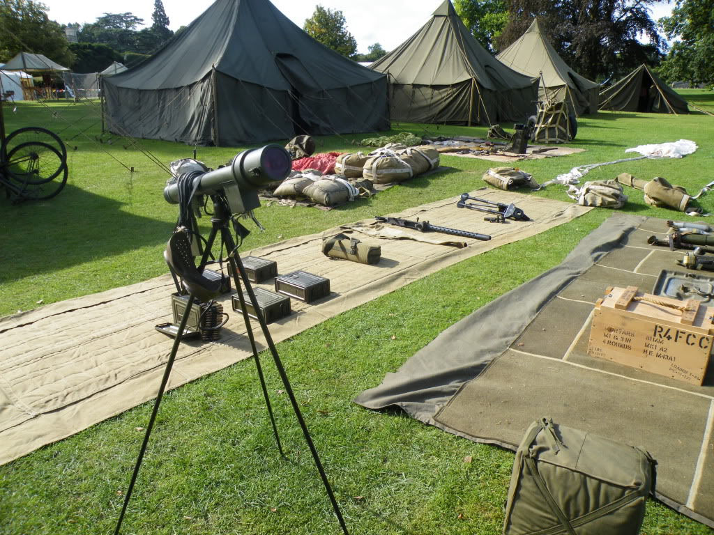 WW2 US Airborne Infantry display - large