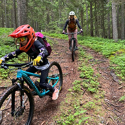 Unterstützung auf dem Trail