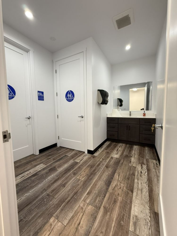 COMMERCIAL CONSTRUCTION