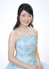 青山理紗子_edited.jpg