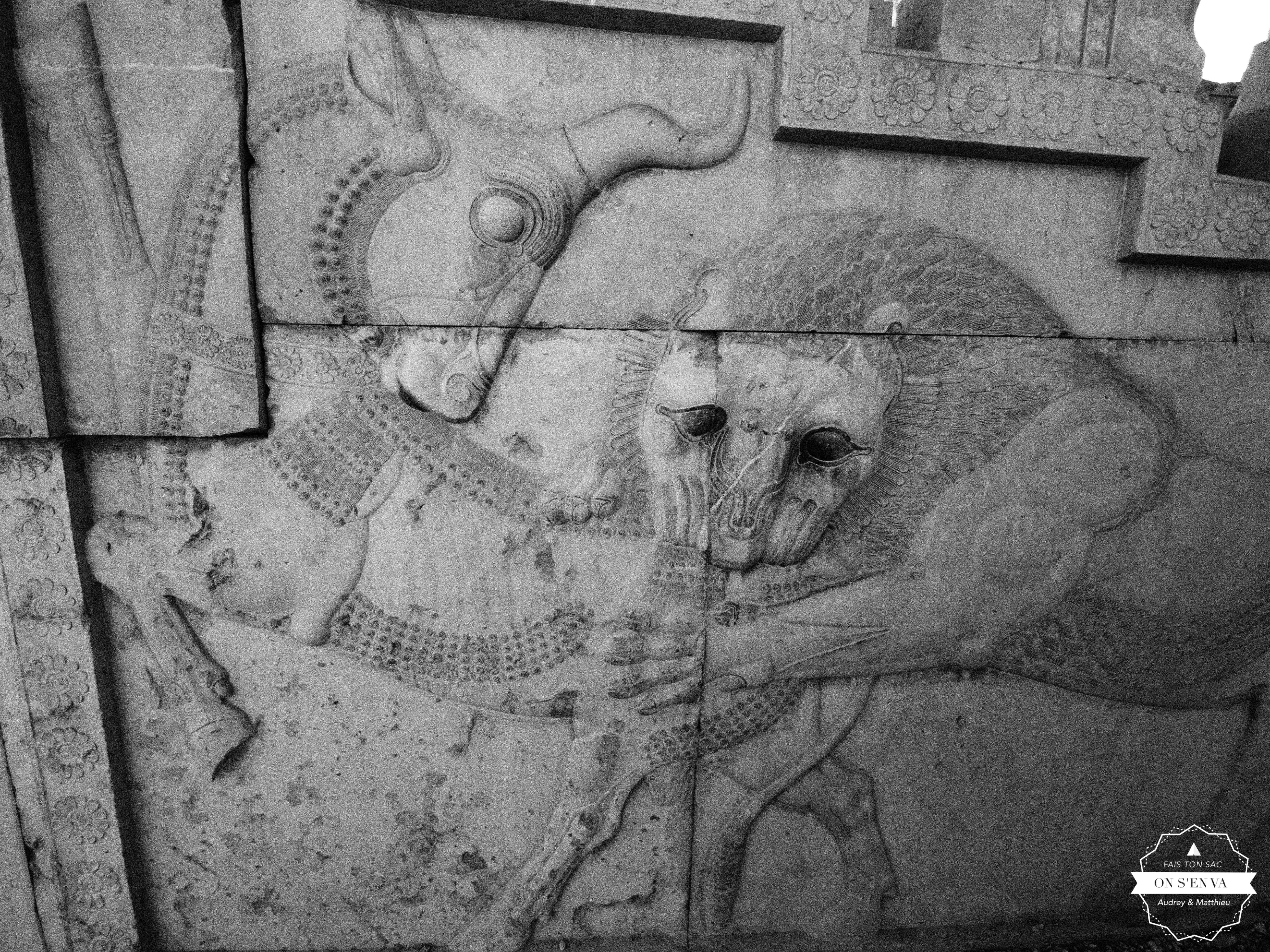 Détail des bas-reliefs