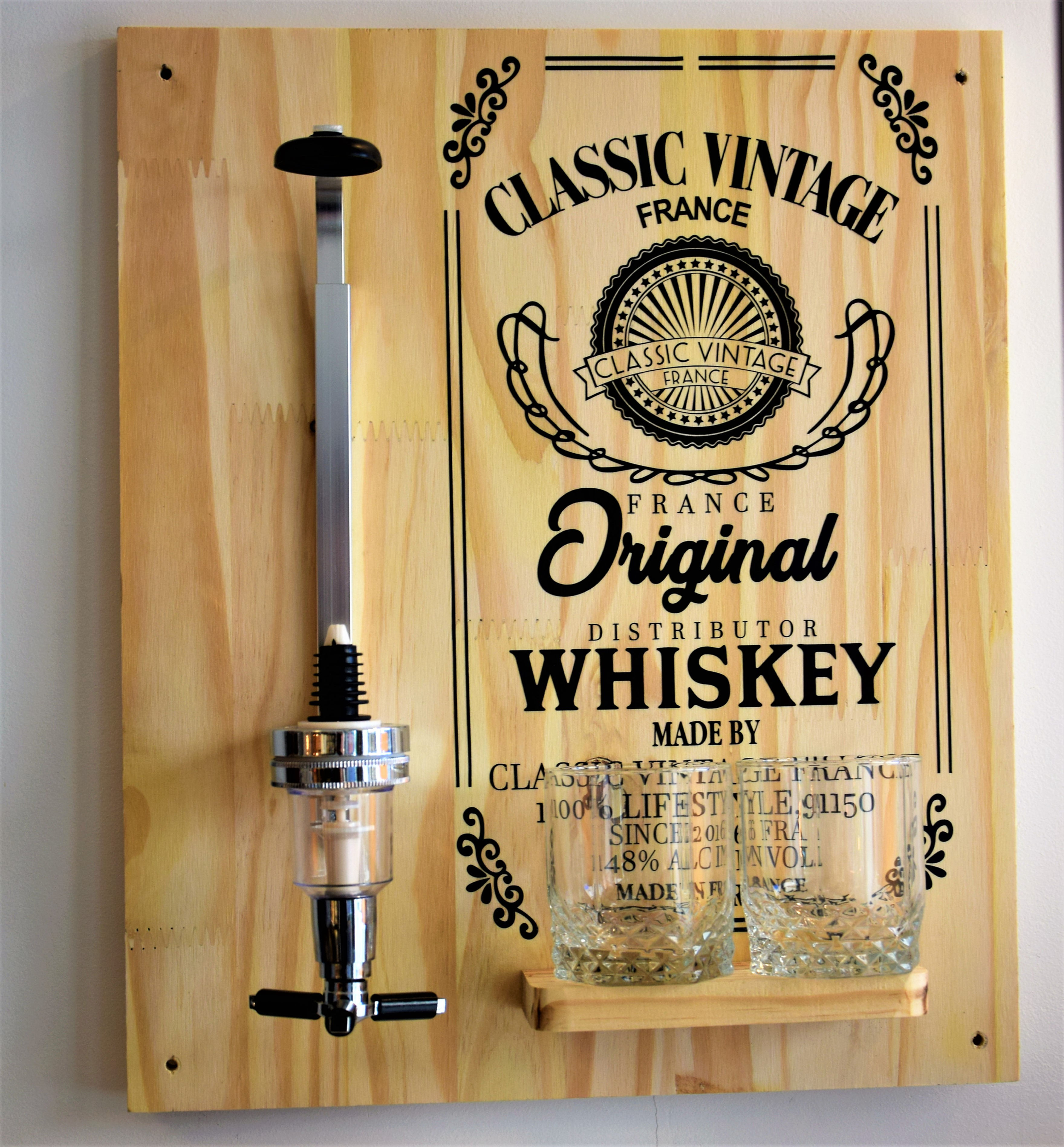 Distributeur Mural, Classic Vintage France.