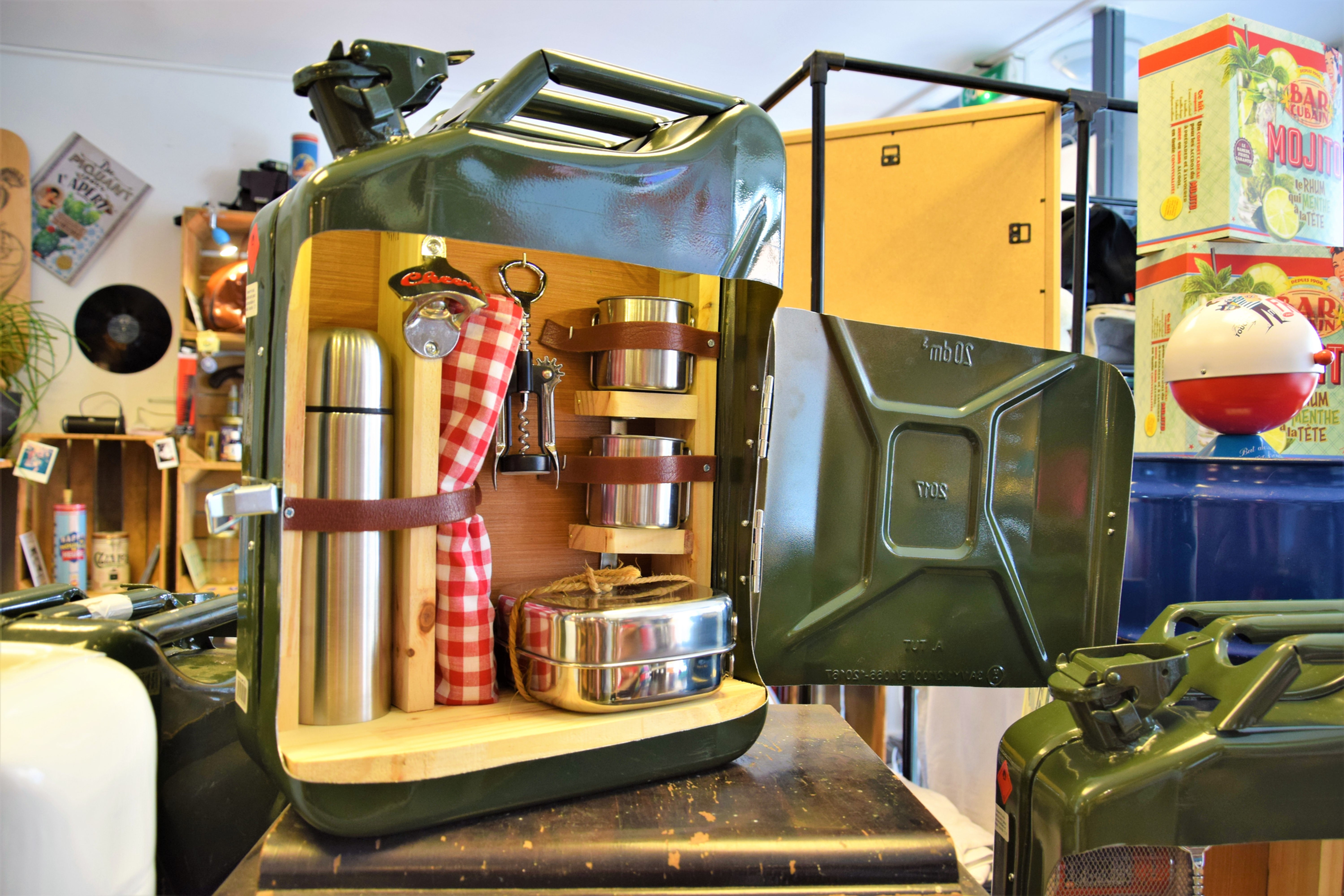 Jerrycan Camping, Classic Vintage France.