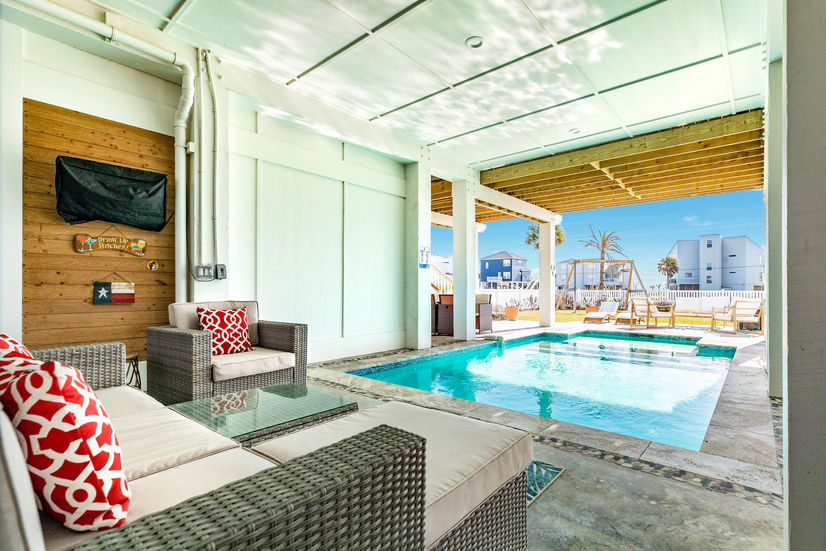 The Del Biaggio Residence by David Mullican Galveston Architect