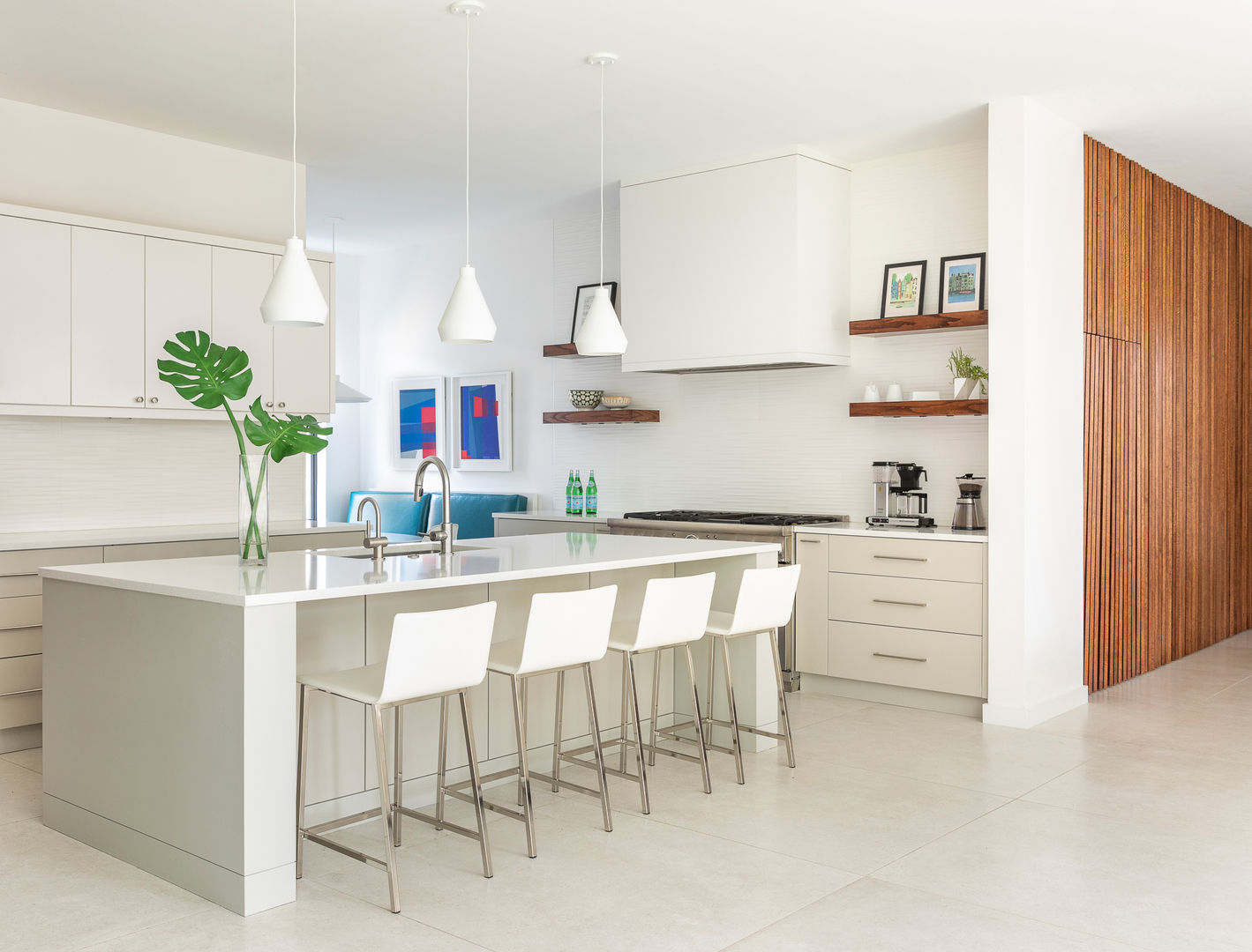 University Place 77030 -- View of Bar in Kitchen_.jpg