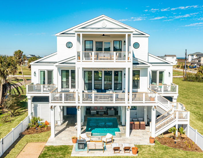 The Del Biaggio Residence by David Mullican Galveston Architect