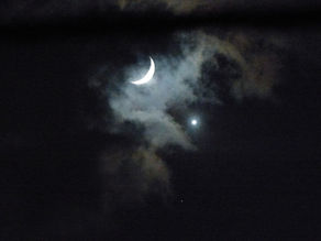 今日22日三日月と金星 接近