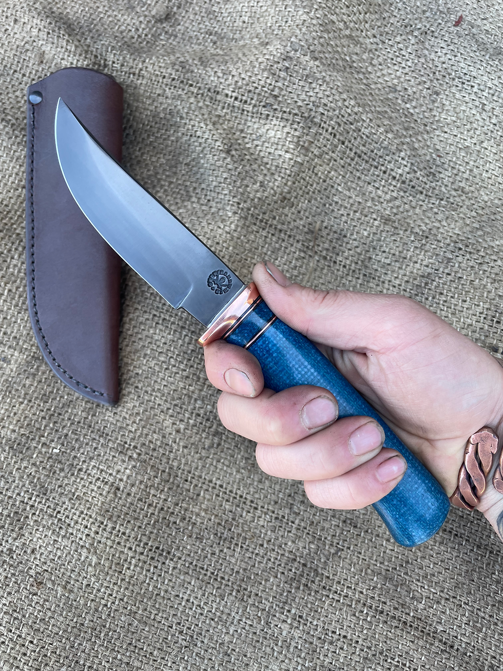 Thumbnail: Blue Jute Micarta Hunter