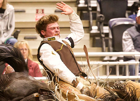 UW Cowboy Colton Farrow Tied for Fourth After Opening Round at CNFR