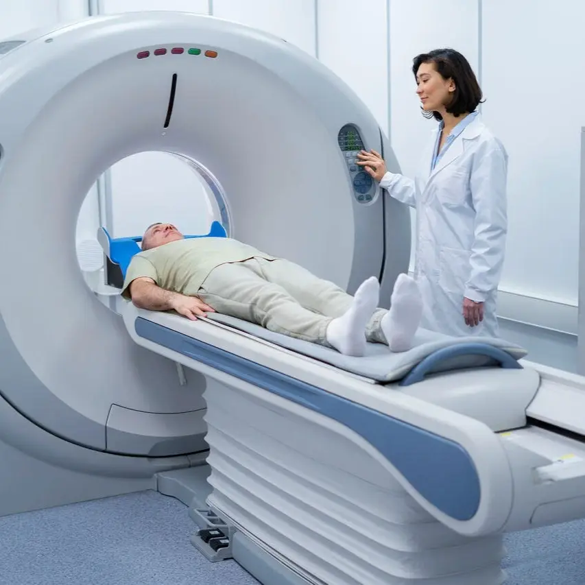 doctor-getting-patient-ready-scan