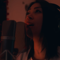 J-POP UTADA HIKARU FILMÓ TODO SU VIDEO MÁS RECIENTE EN SU CASA Y ES HERMOSO