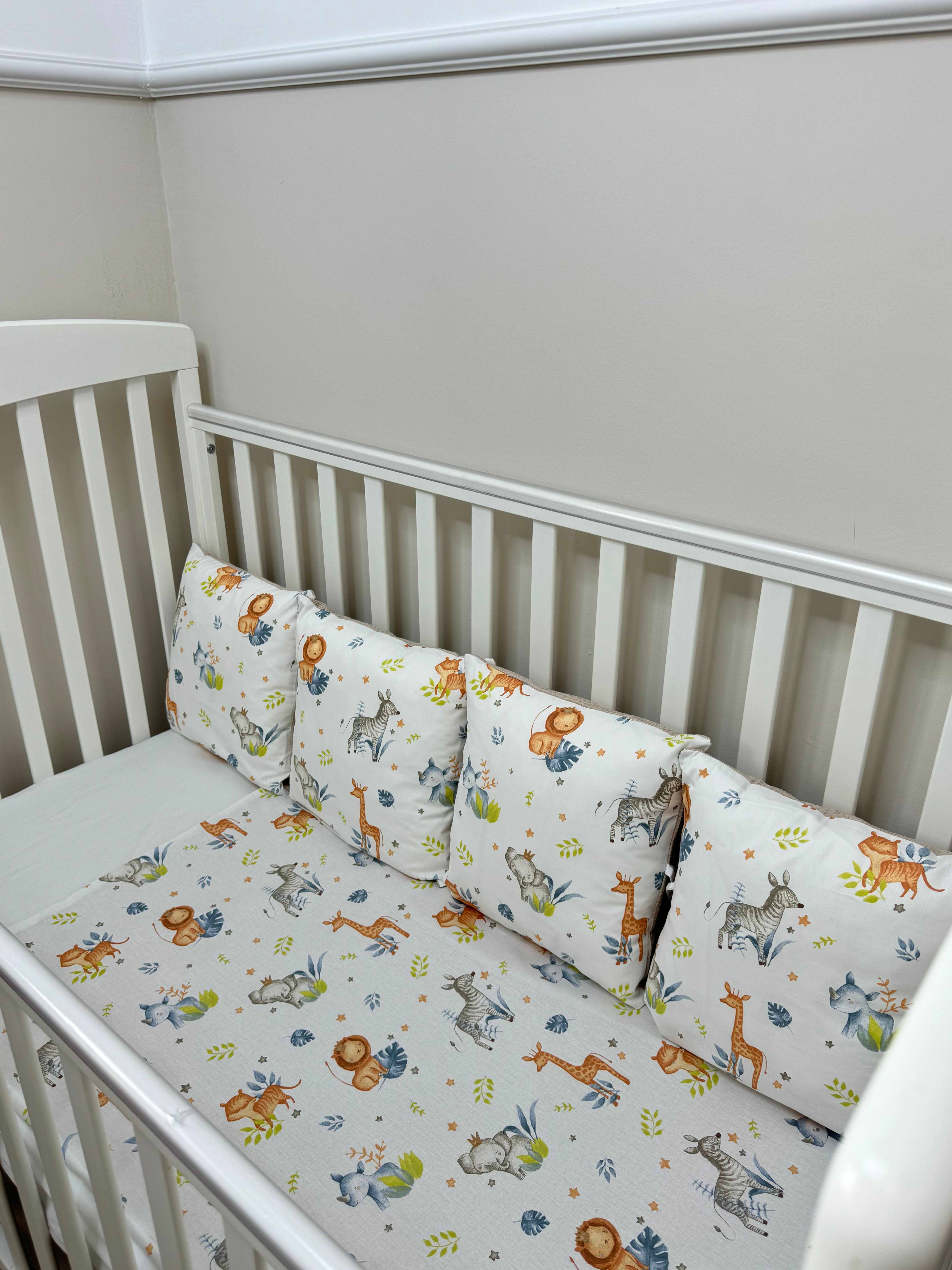 מצעים 5 חלקים - חיות ספארי בשילוב בד פיקה בז