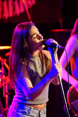 Theresa Nardi - Lead Singer