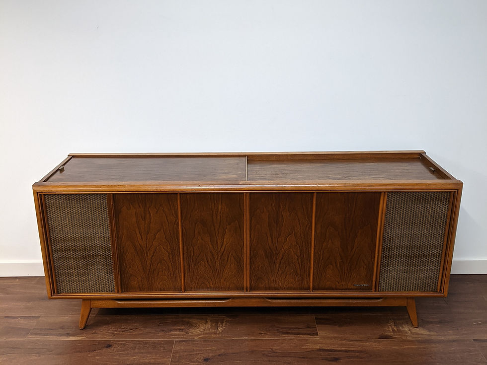 Thumbnail: MCM Radio / Record Console (Works)