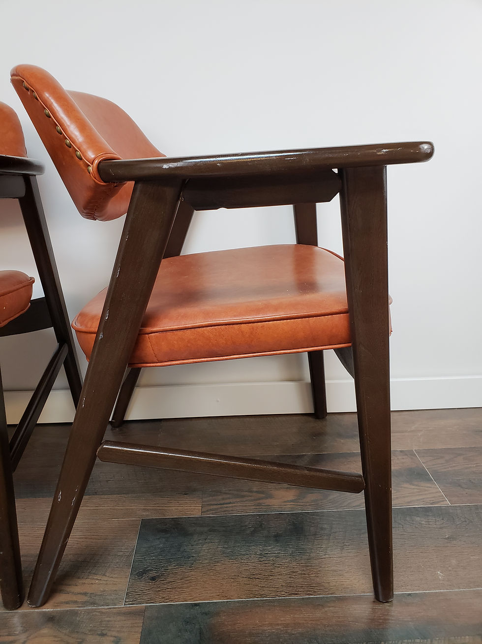 Thumbnail: Vintage Mid Century Modern Paoli Chair Co.Side Chair