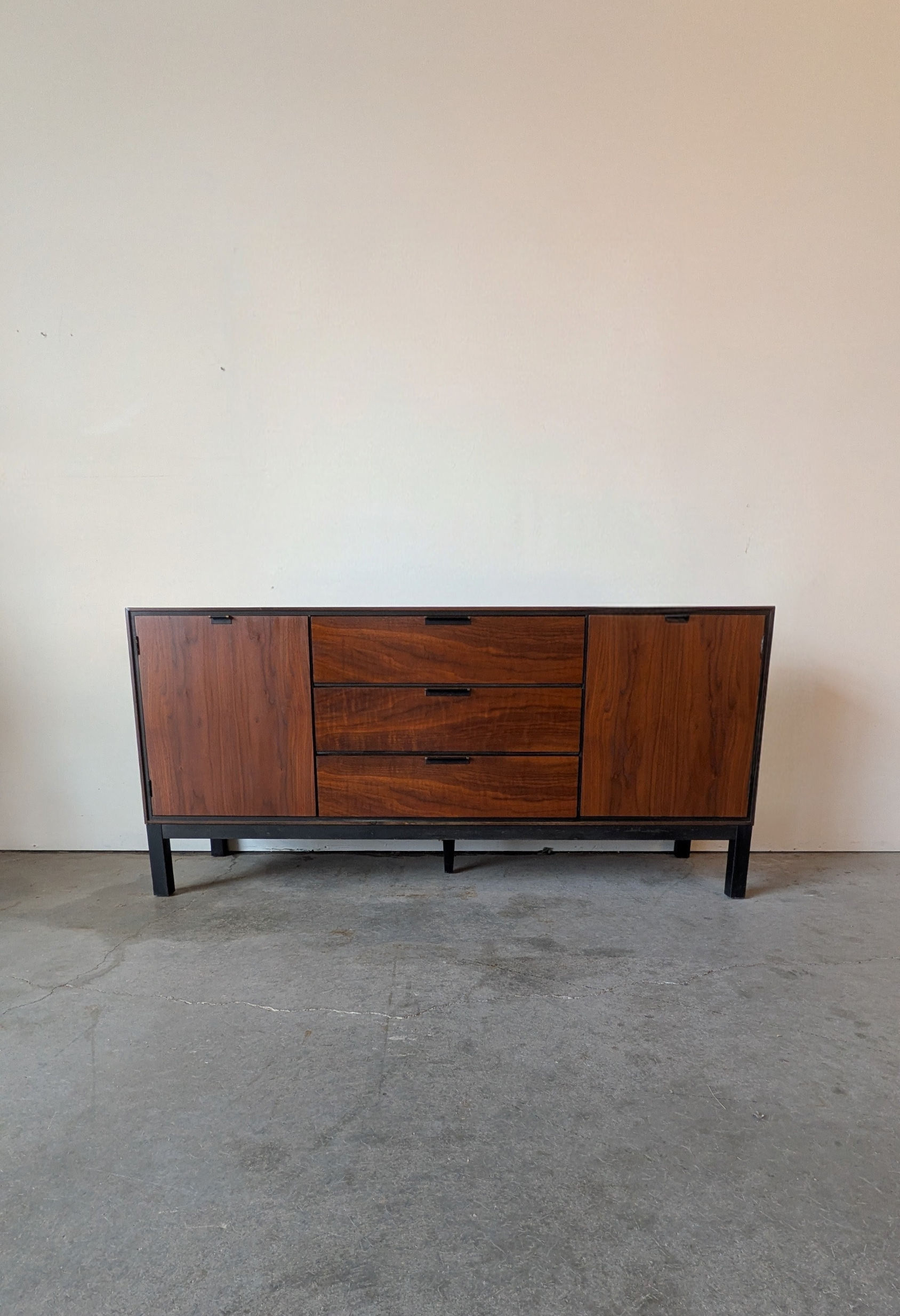 Stanley Buffett Console