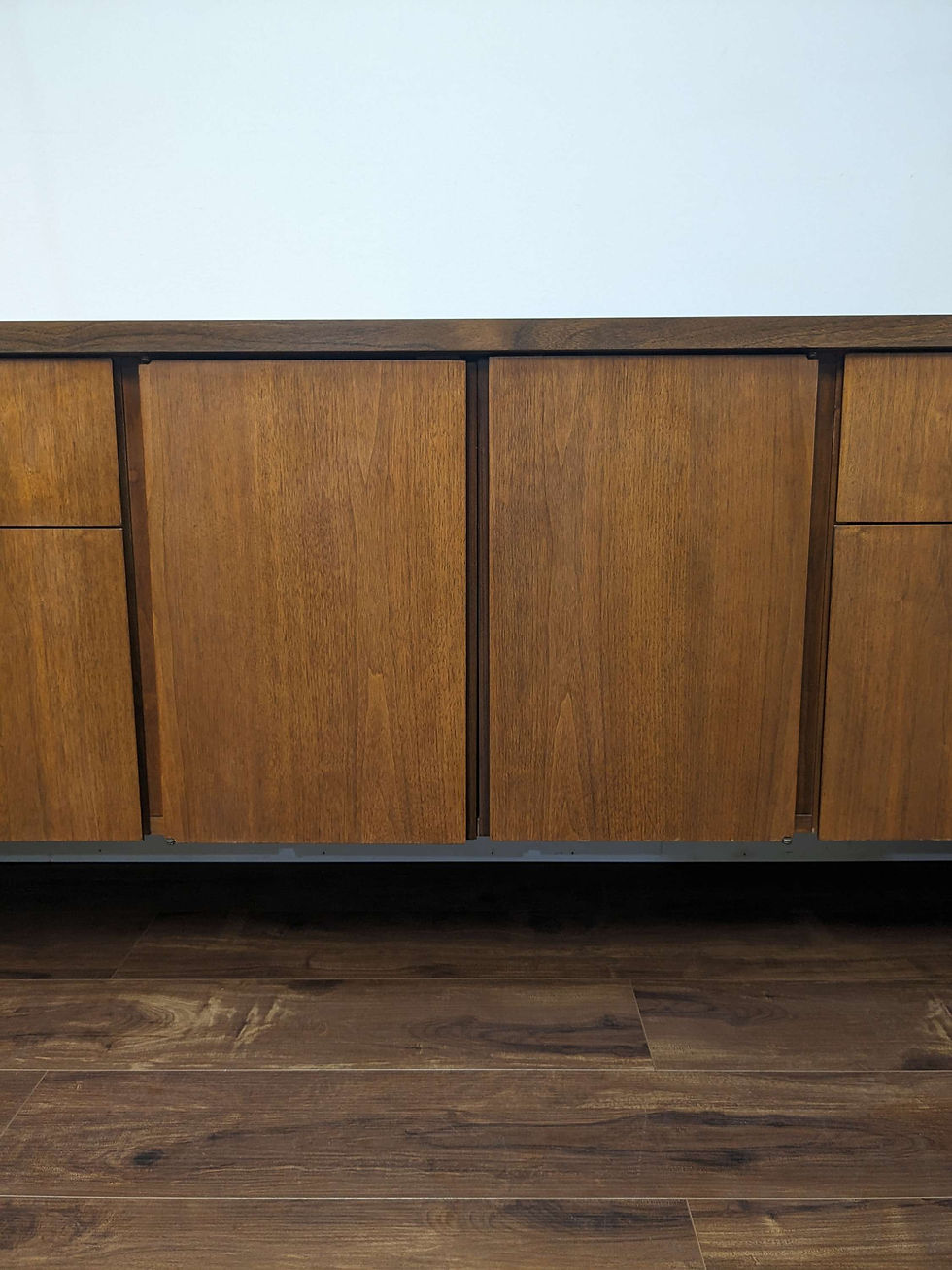 Thumbnail: MidMod Console 