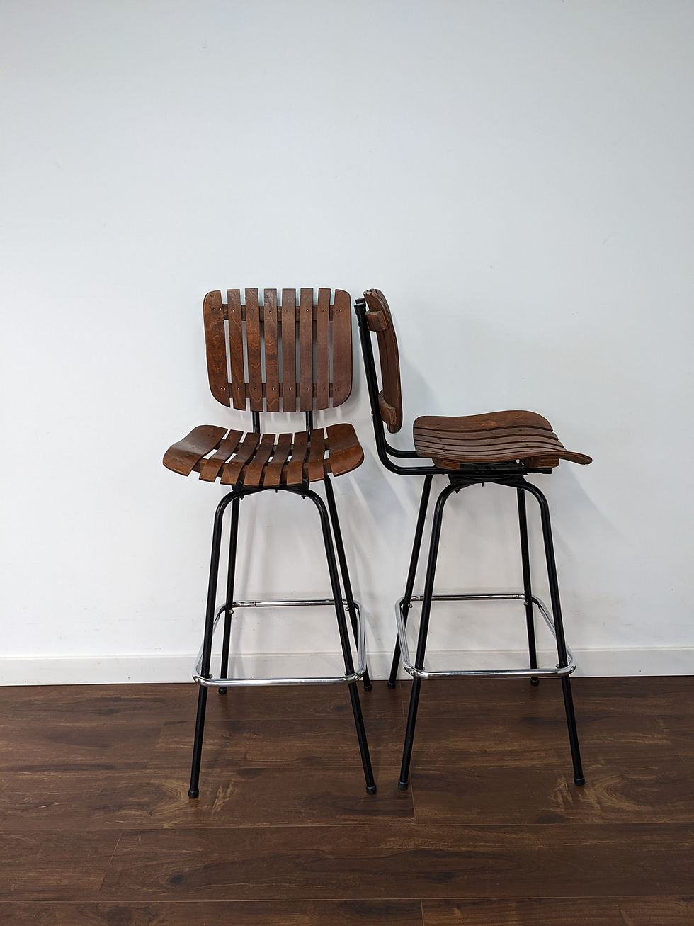 Thumbnail: Pair of MCM Wood Slatted Arthur Umanoff Style Barstools