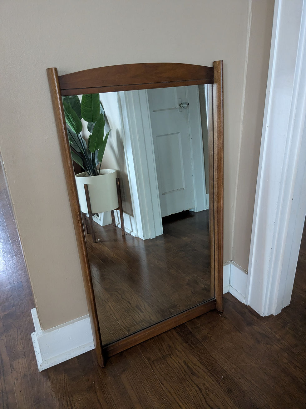MidMod Mirror 