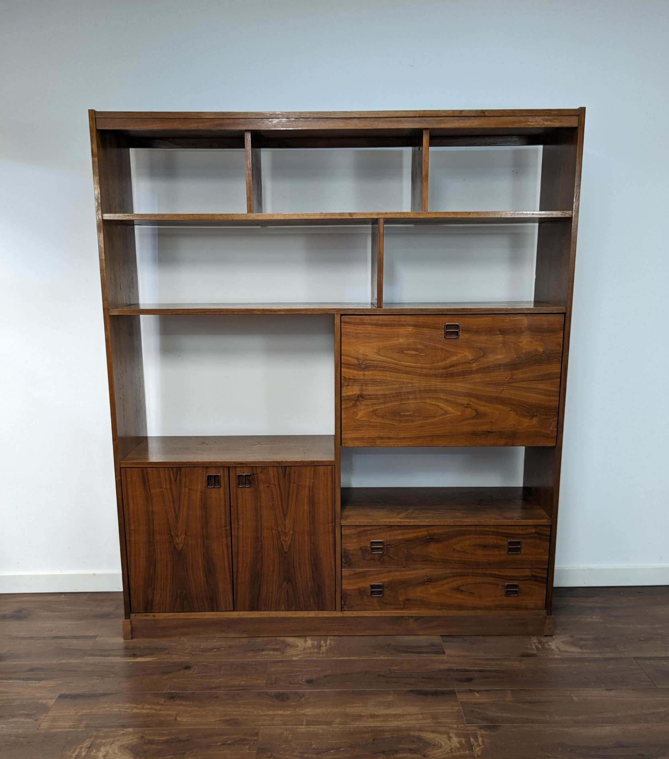 MCM Wall Unit