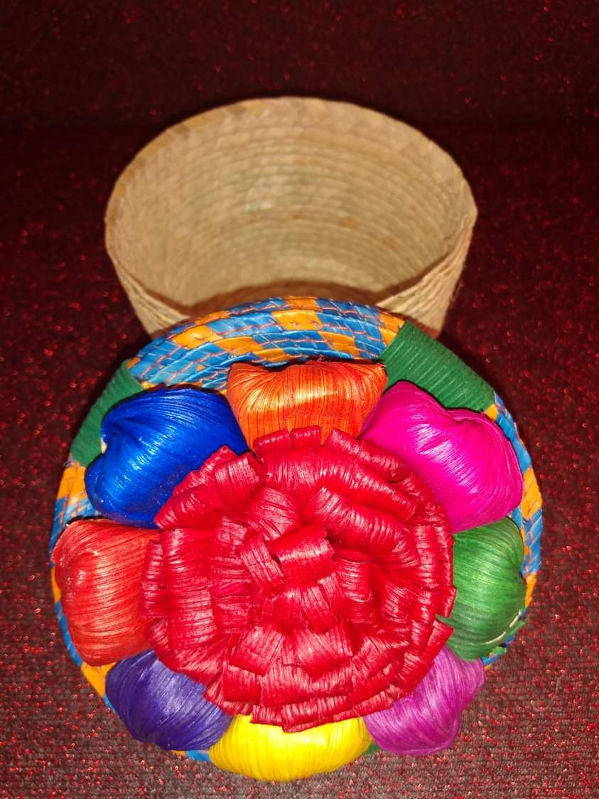 Thumbnail: Little palm basket with top.