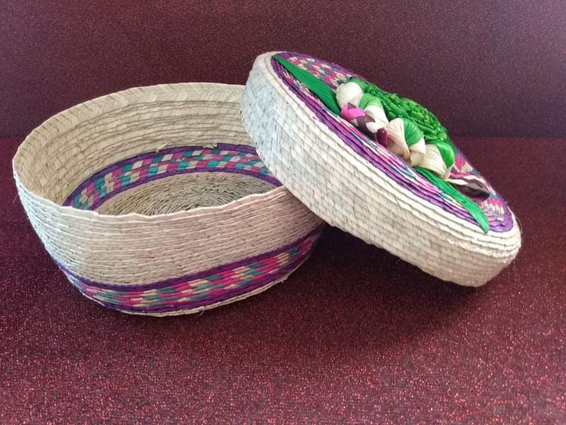 Thumbnail: Palm basket with top.