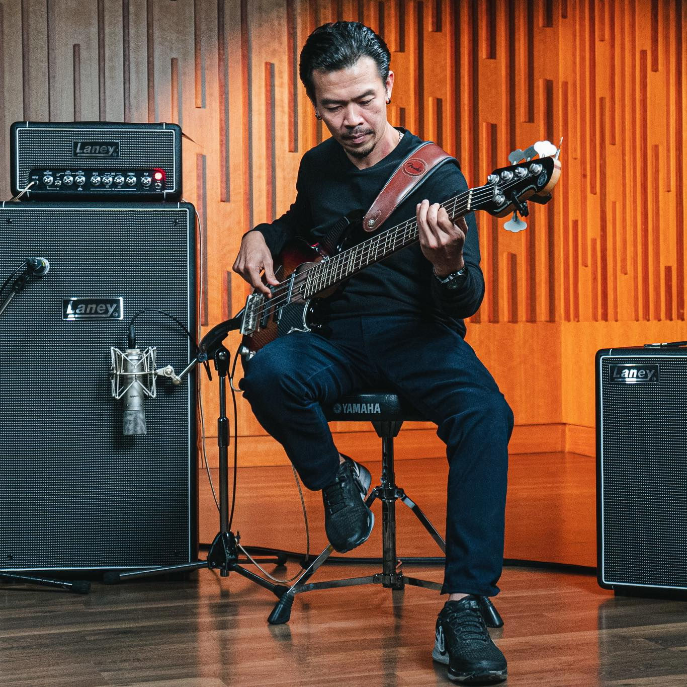 MAY PATCHARAPONG - BURIN BOONVISUT