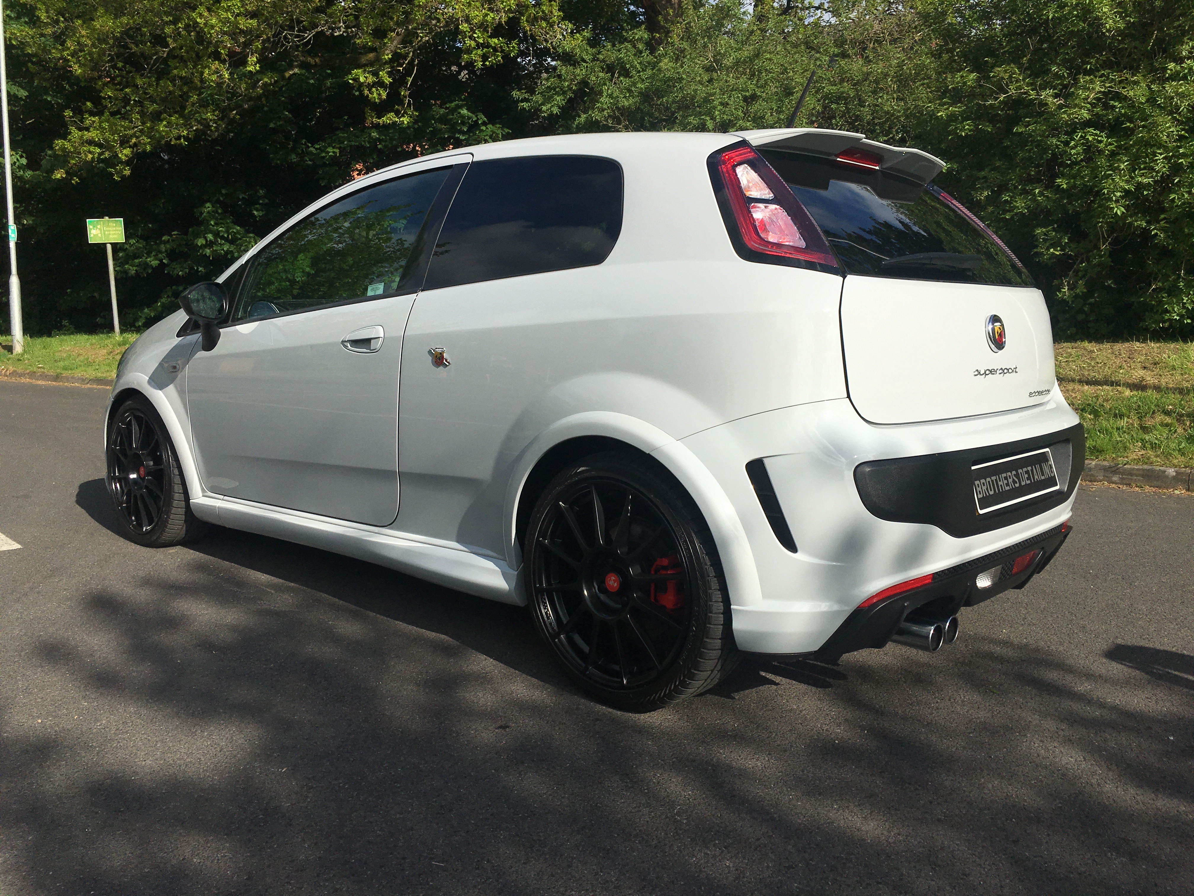 Paris 2010 2011 Fiat Punto Evo Abarth Esseesse Is One Fierce
