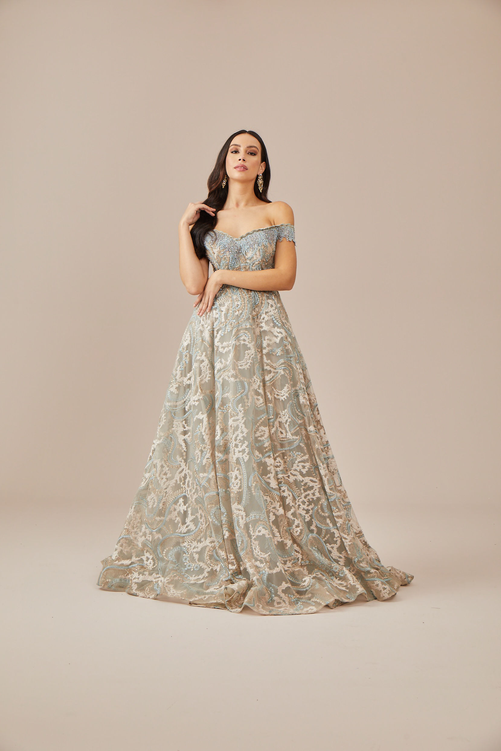 SAGRANDE Madonna yaka bant kol kristal işli a kesim uzun özel tasarım elbise