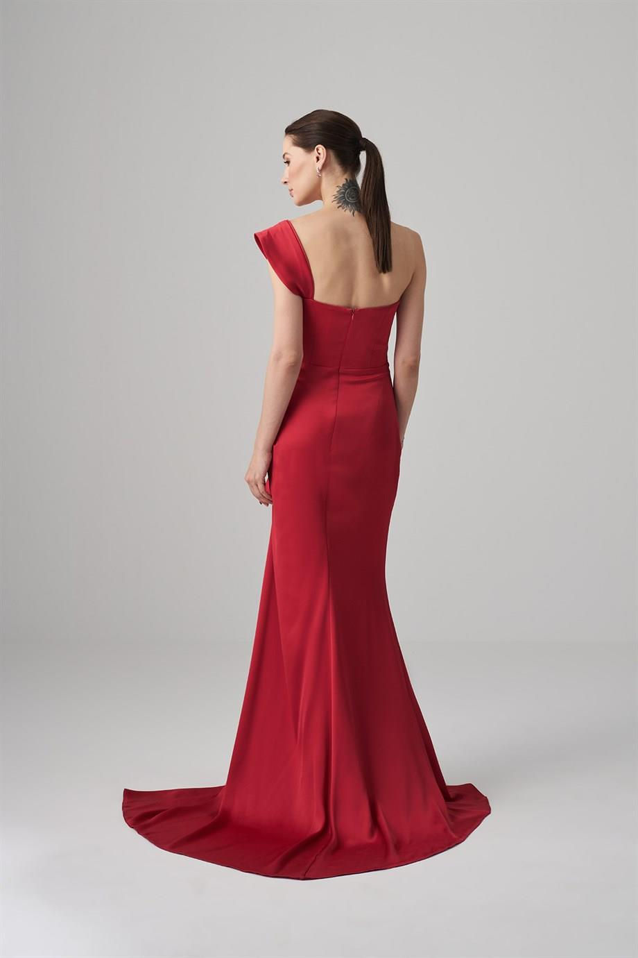 Thumbnail: SAGRANDE Ella  derin yırtmaçlı straplez yaka bant kol saten uzun elbise