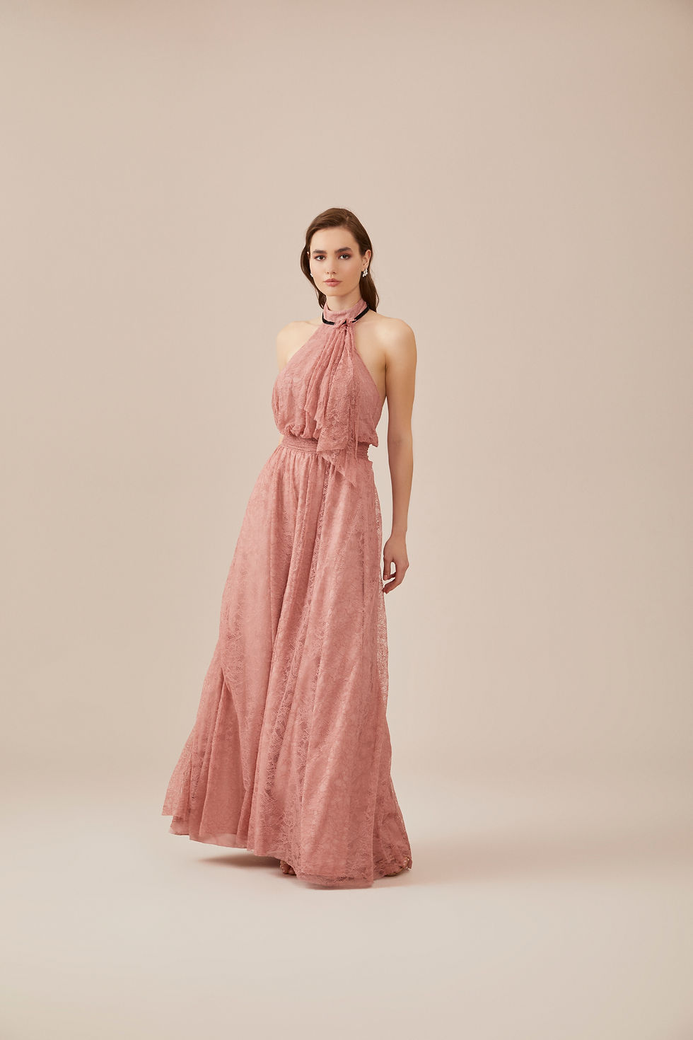 SAGRANDE pembe halter yaka volanlı fransız dantel a kesim abiye elbise