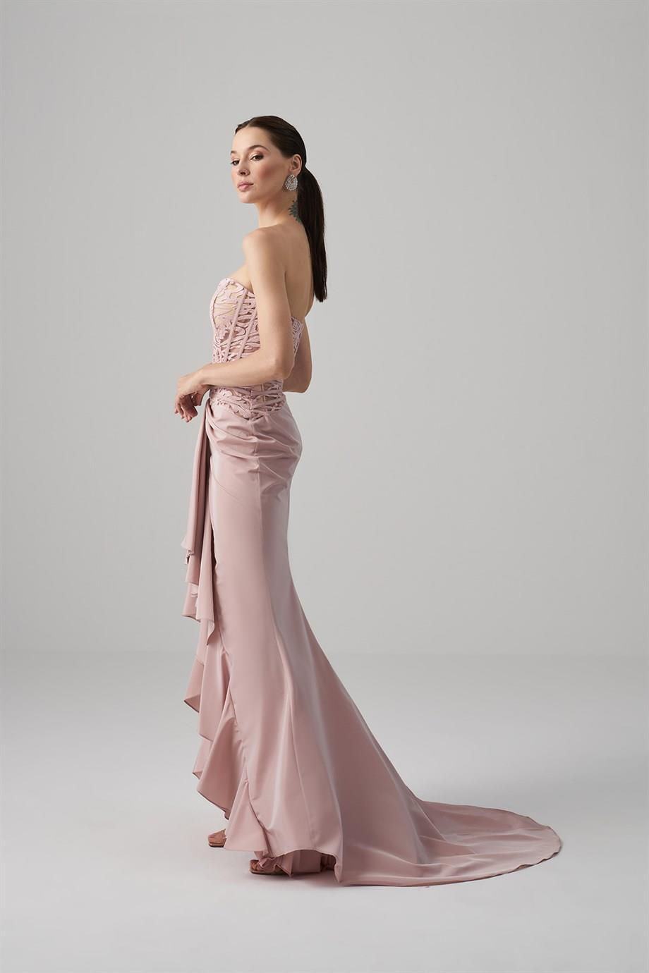 Thumbnail: SAGRANDE Lorene straplez transparan ingiliz büstiyeri volanlı yırtmaçlı abiye